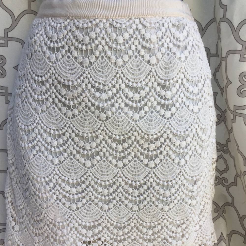 Club Monaco White antique Lace Mini Skirt, Size 2